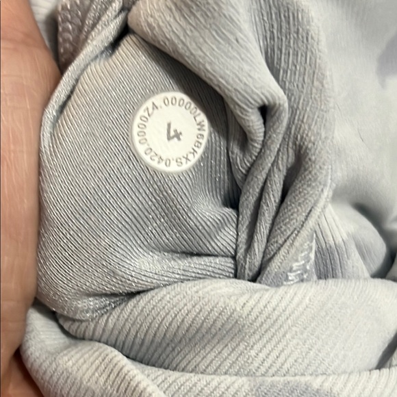 Lululemon Wunder Under High Rise Crop 23” Updated Scalloped Full On Luxtreme 4 - Picture 13 of 13